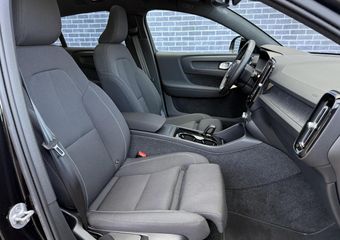 Volvo C40 Single Motor Plus 69 kWh | Blis | Adaptieve Cruise controle | Stuur + Stuur verwarming | Warmtepomp | Keyless | Camera |