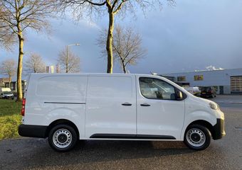 Fiat SCUDO L3 2.0 BlueHDI 145pk | Houten afwerking laadruimte | Doorlaadluik | FULL LED Koplampen | NAVI | Multimedia | Apple Carplay | Android Auto | Achteruitrijcamera | Parkeersensoren achter | Bank voorpassagiers | Bestuurdersstoel comfort | Reservewiel