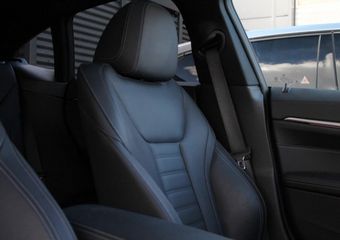 BMW i4 eDrive35 High Executive M Sport / Schuif-kanteldak / Trekhaak / Stoelverwarming / Active Cruise Control / Parking Assistant / Live Cockpit Professional / Stuurverwarming