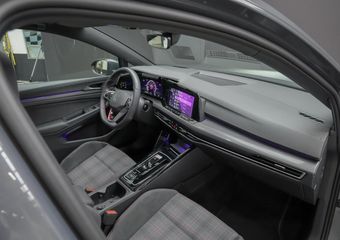 Volkswagen GOLF GTI 2.0 245pk TSI |panoramadak|HUD|IQ Light|camera|cruise control|sfeerverlichting|18″|DAB|stoelverwarming|