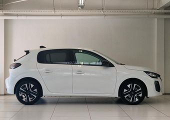 Peugeot 208 1.2 PureTech 100 Allure Stoelverwarming | Adaptieve Cruise Control | Camera voor en achter | Climate Control