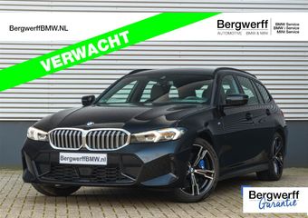 BMW 3-SERIE Touring 330i M-Sport – Trekhaak – ACC – Hifi – Camera – M Sport Remmen Blauw