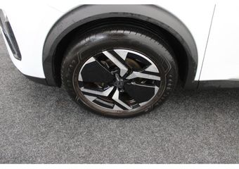 Peugeot 2008 1.2T 130pk Automaat Allure | VERWACHT | Draadloos Apple CarPlay/Android Auto | Parkeersensoren | Climate Control | Lichtmetalen velgen