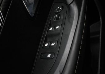 Peugeot 2008 1.2T 130pk Automaat Allure | VERWACHT | Draadloos Apple CarPlay/Android Auto | Parkeersensoren | Climate Control | Lichtmetalen velgen