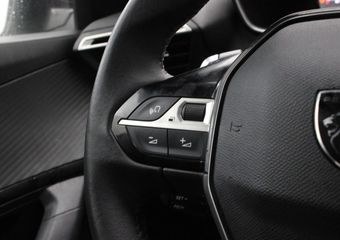 Peugeot 2008 1.2T 130pk Automaat Allure | VERWACHT | Draadloos Apple CarPlay/Android Auto | Parkeersensoren | Climate Control | Lichtmetalen velgen