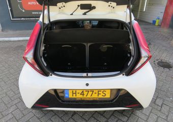 Toyota AYGO 1.0 VVT-i x-joy 1e Eigenaar, Dealer onderhouden, Achteruitrijcamera en LM-Velgen