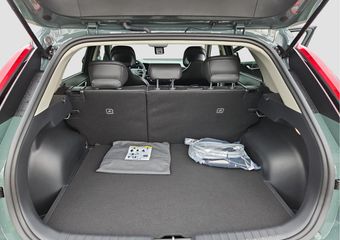 KIA e-Niro EV Air 64.8 kWh | NIEUWE AUTO | SNEL RIJDEN! | Parkeercamera | Navigatie | Climatronic | AndroidAuto / Apple Carplay | Leder |