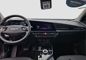 KIA e-Niro EV Air 64.8 kWh | NIEUWE AUTO | SNEL RIJDEN! | Parkeercamera | Navigatie | Climatronic | AndroidAuto / Apple Carplay | Leder |