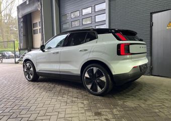 Volvo EX30 Single Motor Extended Range Ultra 69 kWh | Stoel+Stuurverwarming | 20 Inch | Getint Glas | Panoramadak | harman/kardon