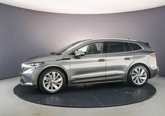 Skoda Enyaq iV 80 204pk Automaat Warmtepomp, Achteruitrijcamera, Adaptive cruise control, Navigatie, Elektrische achterklep, Stuurwiel verwarmd, Parkeersensoren, Stoelverwarming