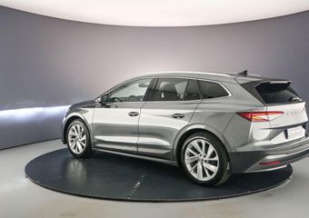 Skoda Enyaq iV 80 204pk Automaat Warmtepomp, Achteruitrijcamera, Adaptive cruise control, Navigatie, Elektrische achterklep, Stuurwiel verwarmd, Parkeersensoren, Stoelverwarming