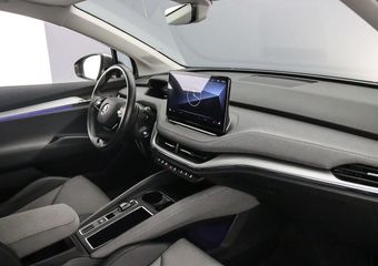 Skoda Enyaq iV 80 204pk Automaat Warmtepomp, Achteruitrijcamera, Adaptive cruise control, Navigatie, Elektrische achterklep, Stuurwiel verwarmd, Parkeersensoren, Stoelverwarming