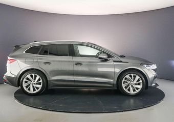 Skoda Enyaq iV 80 204pk Automaat Warmtepomp, Achteruitrijcamera, Adaptive cruise control, Navigatie, Elektrische achterklep, Stuurwiel verwarmd, Parkeersensoren, Stoelverwarming