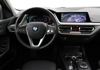 BMW 1-SERIE 118i AUT. EXECUTIVE EDITION + SPORTSTOELEN | STOELVERWARMING | APPLE CARPLAY