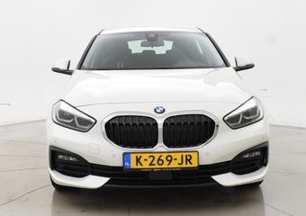 BMW 1-SERIE 118i AUT. EXECUTIVE EDITION + SPORTSTOELEN | STOELVERWARMING | APPLE CARPLAY