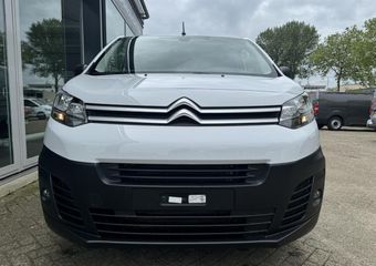 Citroen ë-Jumpy L2 50 kWh 136pk AUTOMAAT | ACTIE op = op! | 230 km WLTP | NAVI | Multimedia | Apple Carplay | Android Auto | Parkeersensoren achter | Bestuurdersstoel comfort | Bank voorpassagiers met opbergruimte| ECall pakket met geprogrammeerd voorverwarmen | Laadkabe
