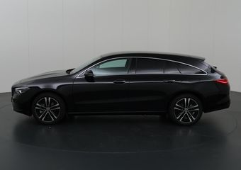 Mercedes-Benz CLA-KLASSE 180 Shooting Brake 180 Star Edition Luxury Line | Panoramaschuifdak | donkergetint glas | Parkeerassistent PARKTRONIC | Sfeerverlichting |