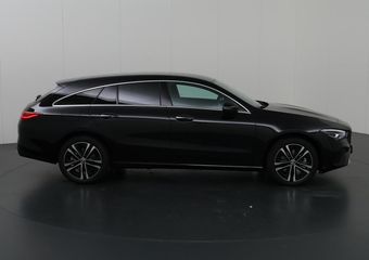 Mercedes-Benz CLA-KLASSE 180 Shooting Brake 180 Star Edition Luxury Line | Panoramaschuifdak | donkergetint glas | Parkeerassistent PARKTRONIC | Sfeerverlichting |
