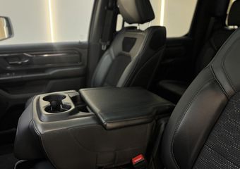 Dodge RAM PICKUP 1500 5.7 V8 4×4 Crew Cab Big Horn 6 ZITS!