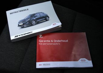 KIA Stonic 1.0 T-GDi DynamicLine / Van 1e eigenaar / Airco / Navigatie / Achteruitrijcamera / Zwart metallic dak / enz.