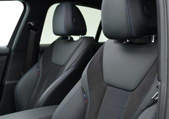 BMW 3-SERIE 330e xDrive M Sport | HUD | Schuif-/kanteldak | Camera | Keyless | 19” | Dodehoekdet.