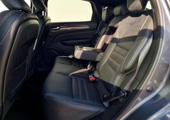 Renault Arkana 1.6 E-Tech hybrid 145 E-Tech engineered Automaat / Bose Audio / Lederen/Alcantara Bekleding / Cruise Control Adaptief / Dodehoekdetectie