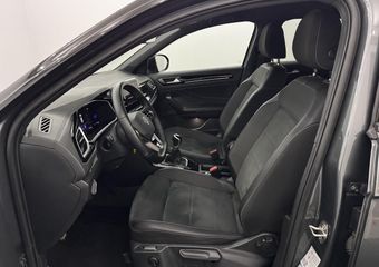 Volkswagen T-Roc 1.0 TSI R-Line Half leder, Camera, Apple carplay, Virtual desk, Cruise control adaptief, Massage stoelen