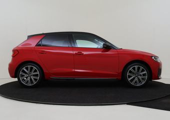 Audi A1 Sportback 25 TFSI Advanced edition | Optiekpakket zwart | Cilmate control | Sportstoelen | Privacy glass | Parkeersensoren achter