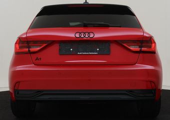 Audi A1 Sportback 25 TFSI Advanced edition | Optiekpakket zwart | Cilmate control | Sportstoelen | Privacy glass | Parkeersensoren achter