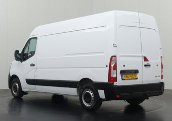 Renault MASTER 2.3DCi 135PK L2H2 | Navigatie | Camera | Betimmering | 3-Persoons | Trekhaak