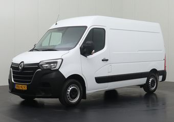 Renault MASTER 2.3DCi 135PK L2H2 | Navigatie | Camera | Betimmering | 3-Persoons | Trekhaak