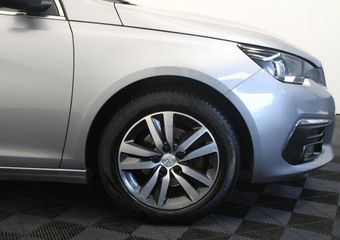 Peugeot 308 1.2 PureTech Allure |Navi|Camera|