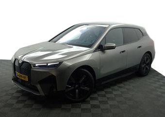 BMW iX xDrive40 Business Edition Plus 77 kWh M Gold Edition- Stoelmassage, Harman Kardon, 3D Camera, Stoelventilatie, Head Up, CoPilot Pack