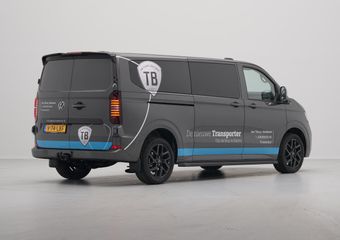 Volkswagen TRANSPORTER 2.0 TDI 110kW 150PK L2H1 Style AUT Intro rijdende demo, kilometerstand loopt op BPM vrij Operational Lease vanaf ¤ 939,-.