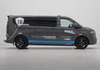 Volkswagen TRANSPORTER 2.0 TDI 110kW 150PK L2H1 Style AUT Intro rijdende demo, kilometerstand loopt op BPM vrij Operational Lease vanaf ¤ 939,-.