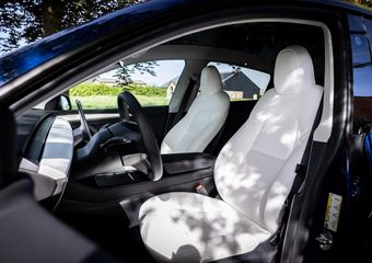 Tesla Model Y Performance AWD 75 kWh Premium Interieur