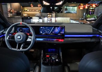 BMW M5 Touring V8 M Hybrid, **3/STUKS**, 728 PK, Keramiek/Brakes, Individual, Carbon, M/Drivers/Pakket, Pano/Dak, Ventilatie, BTW!