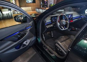 BMW M5 Touring V8 M Hybrid, **3/STUKS**, 728 PK, Keramiek/Brakes, Individual, Carbon, M/Drivers/Pakket, Pano/Dak, Ventilatie, BTW!