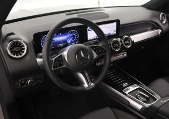 Mercedes-Benz EQB 250+ Luxury Line 71 kWh | Panoramadak | Sfeerverlichting | Stoelverwarming | Parkeercamera | Adaptieve Cruise Control* |