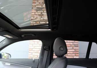 Mercedes-Benz EQC 400 4MATIC AMG Line 80 kWh | ex BTW ¤ 40.500,- netto | Schuifdak | Head-up Display | Surround Camera | Trekhaak | Dodehoekassistent | Advanced Sound System | Stoelverwarming | Sfeerverlichting |