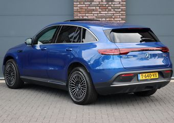 Mercedes-Benz EQC 400 4MATIC AMG Line 80 kWh | ex BTW ¤ 40.500,- netto | Schuifdak | Head-up Display | Surround Camera | Trekhaak | Dodehoekassistent | Advanced Sound System | Stoelverwarming | Sfeerverlichting |