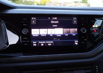 Volkswagen POLO 1.0 TSI Comfortline Business Automatische airco, navigatie, carplay, parkeersensoren voor en achter, licht metalen velgen, cruise controle, enz.