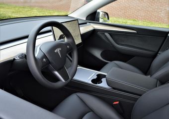 Tesla Model Y Long Range AWD | Nieuwstaat