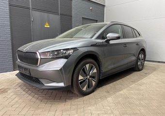Skoda Enyaq iV 60 Business Edition | ACC | Trekhaak | Camera | 19 Inch | Lane Assist | Getint Glas
