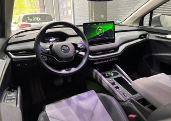 Skoda Enyaq iV 60 Business Edition | ACC | Trekhaak | Camera | 19 Inch | Lane Assist | Getint Glas