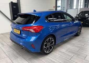 Ford FOCUS EcoBoost 125 pk ST Line | Full LED | 18″ | Navi | Clima | Cruise | Apple Carplay | PDC V+A
