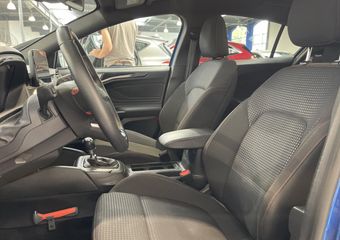 Ford FOCUS EcoBoost 125 pk ST Line | Full LED | 18″ | Navi | Clima | Cruise | Apple Carplay | PDC V+A