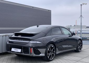 Hyundai IONIQ 6 Connect 77 kWh | LEDER CUSTOM | 20 INCH VELGEN | KEYLESS | LONG RANGE |