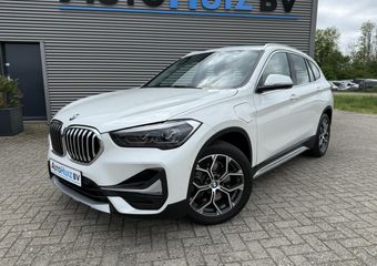BMW X1 xDrive25e xLine Panoramadak Stuurverwarming Head-Up Display Achteruitrijcamera ACC