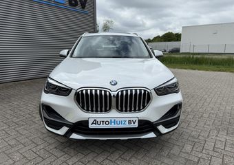 BMW X1 xDrive25e xLine Panoramadak Stuurverwarming Head-Up Display Achteruitrijcamera ACC